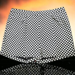 Worthington black & white checkered business casual shorts